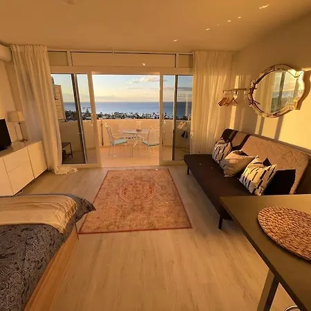 Golden Hour Beachfront * 马尔韦利亚