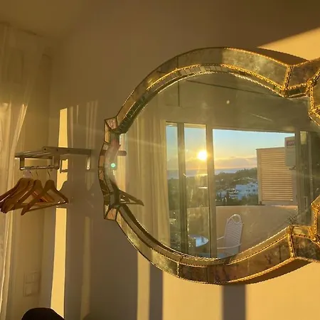דירה Golden Hour Beachfront מארבלה
