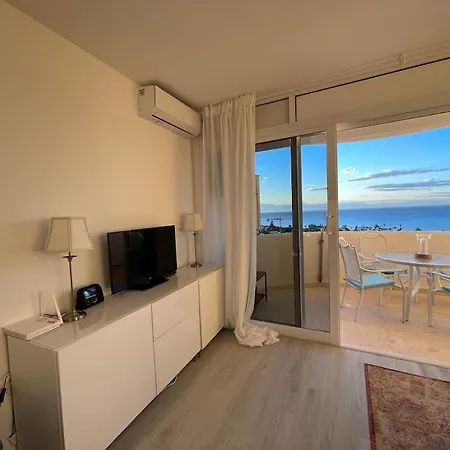 Golden Hour Beachfront Apartamento